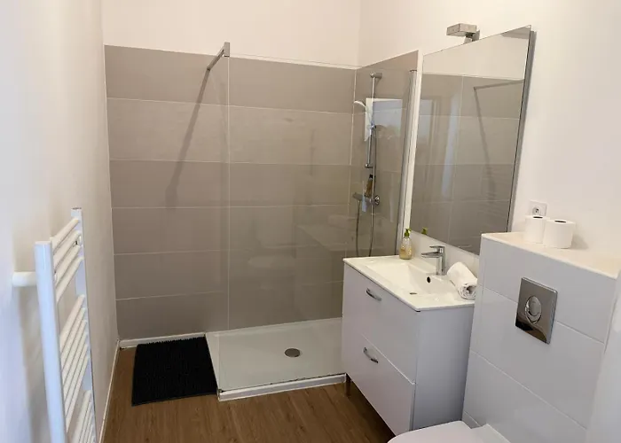 Apartment Abeille - 2 Et 1 Canape-lit, 1er Etage, Parking *