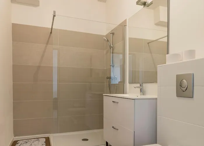 Abeille - 2 Et 1 Canape-lit, 1er Etage, Parking Apartamento *